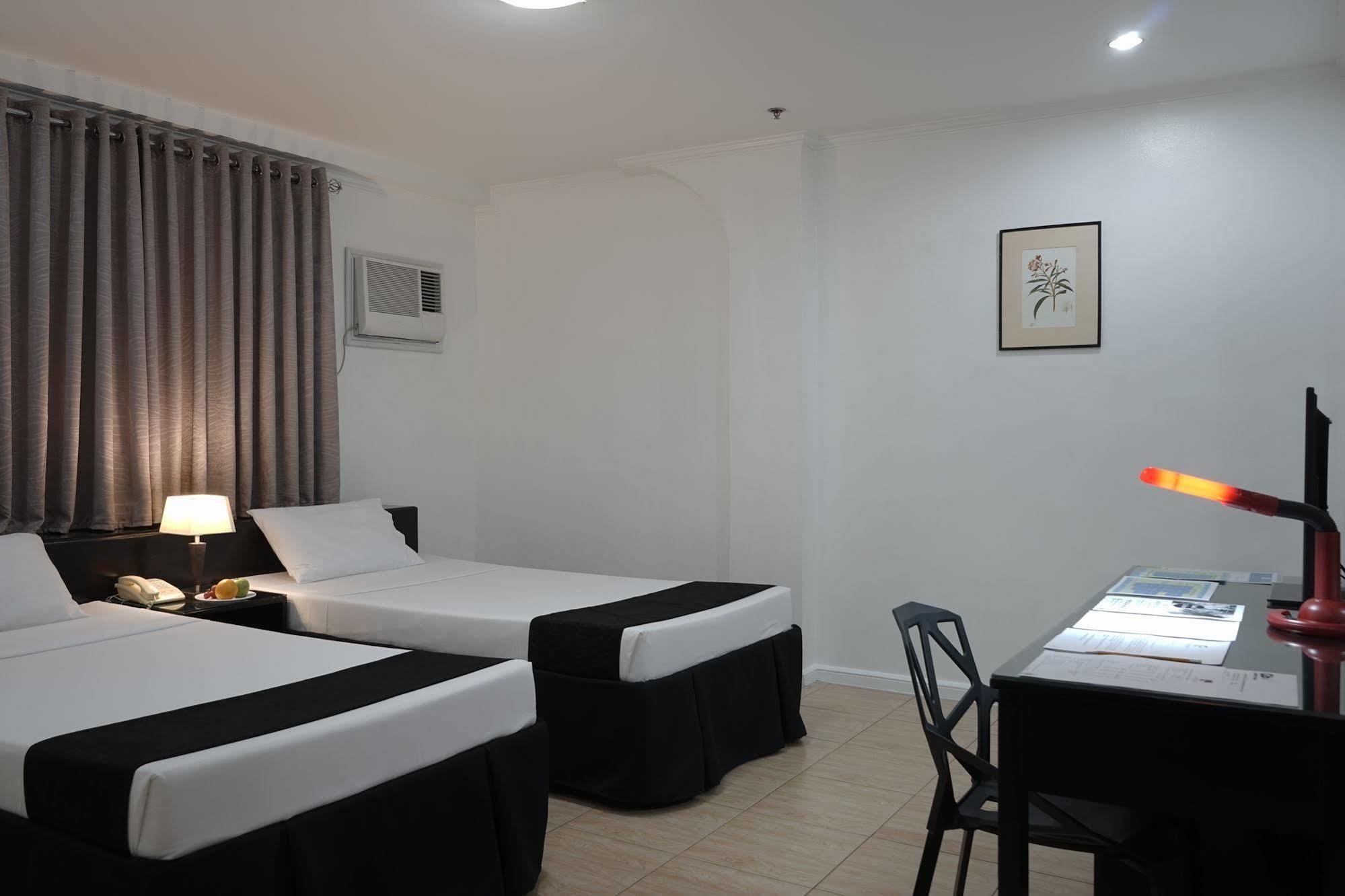 The Contemporary Hotel San Juan (Metro Manila) Exterior foto