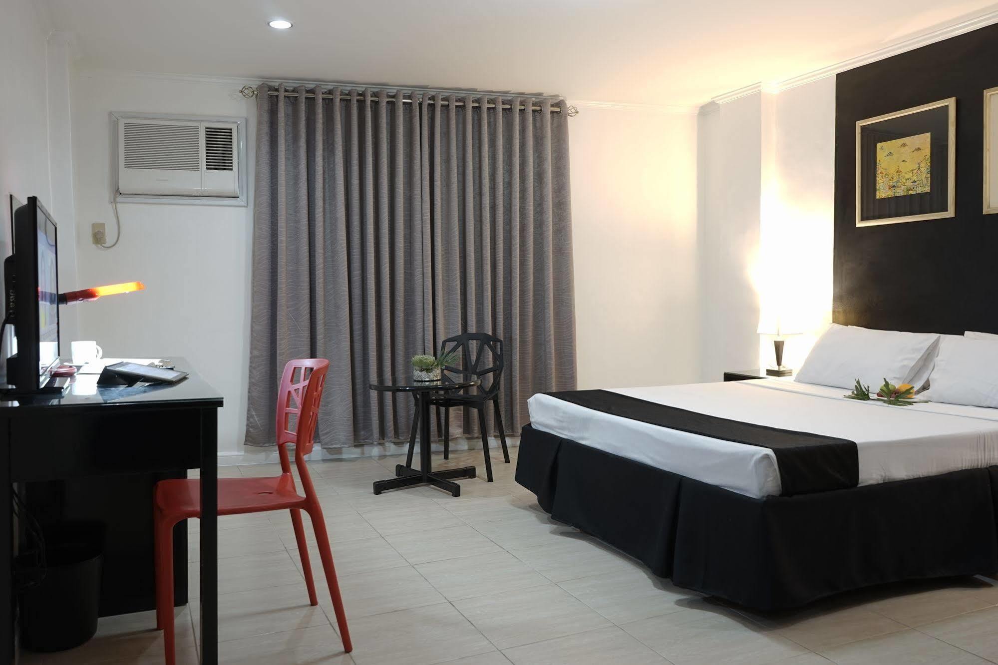 The Contemporary Hotel San Juan (Metro Manila) Exterior foto