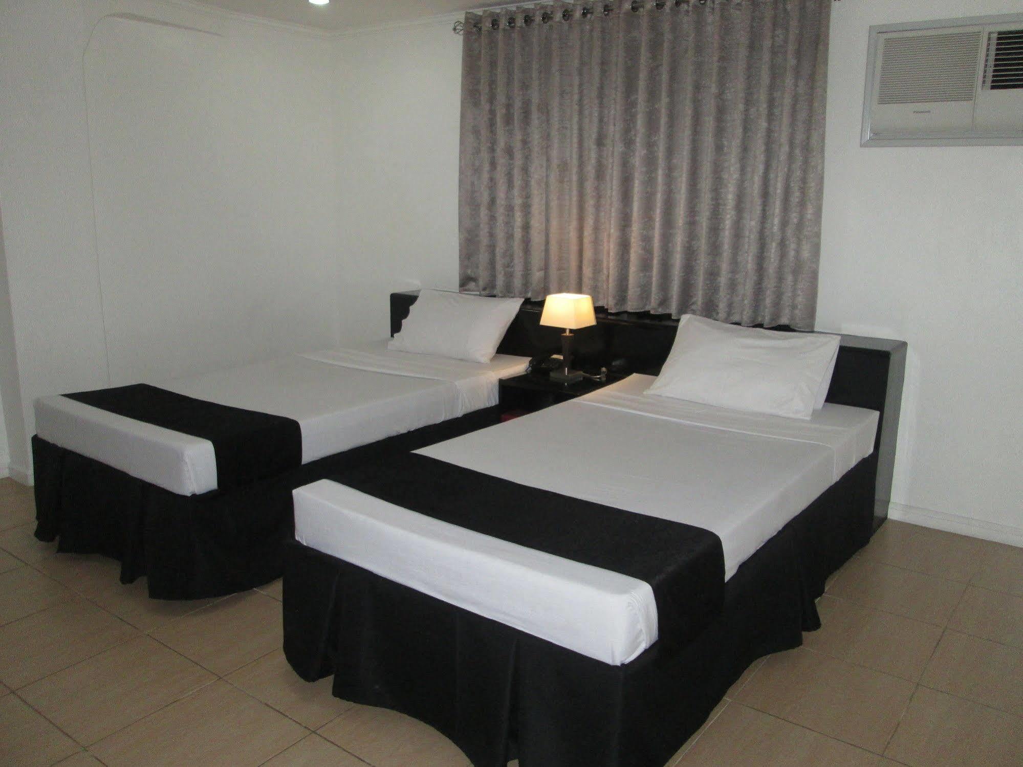 The Contemporary Hotel San Juan (Metro Manila) Exterior foto
