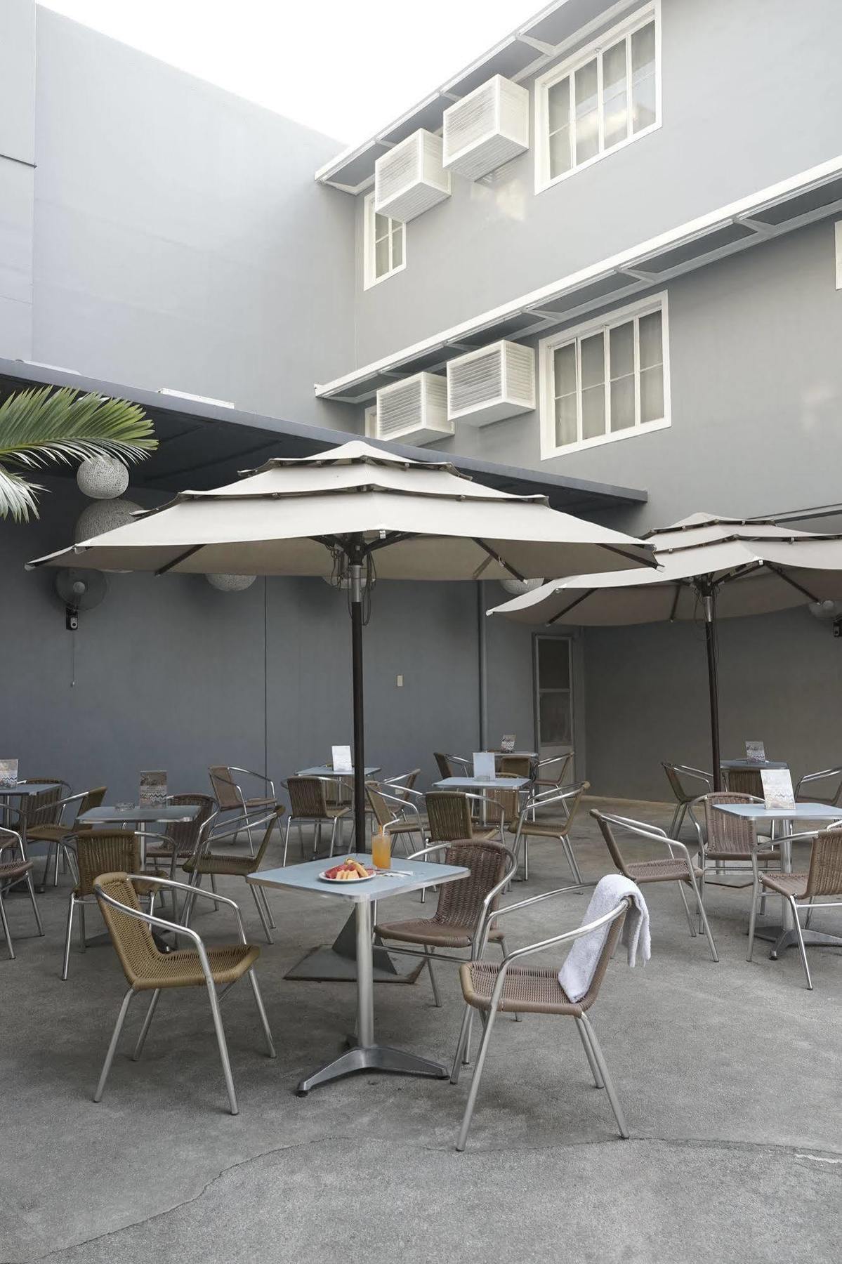 The Contemporary Hotel San Juan (Metro Manila) Exterior foto